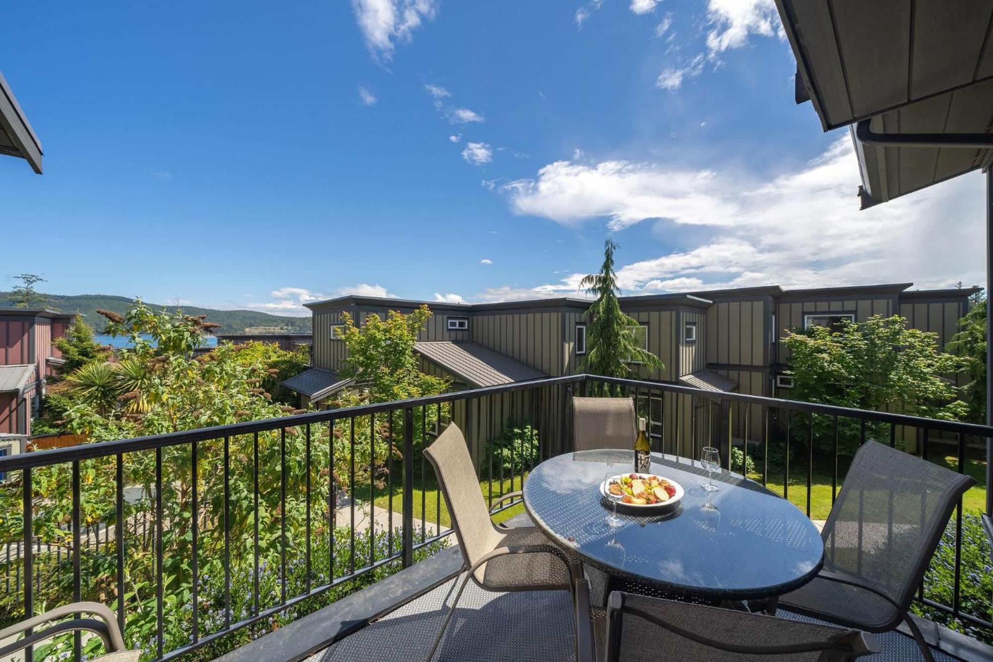 Sooke Harbour Resort & Marina Exterior foto