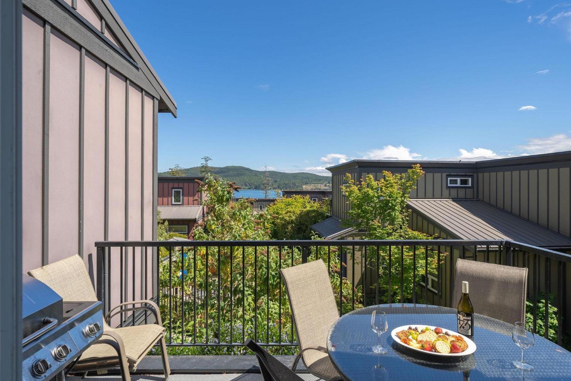 Sooke Harbour Resort & Marina Exterior foto